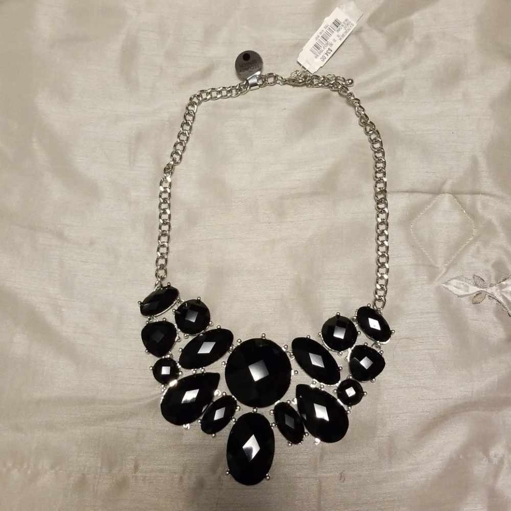 Gorgeous Black Statement Necklace NWT